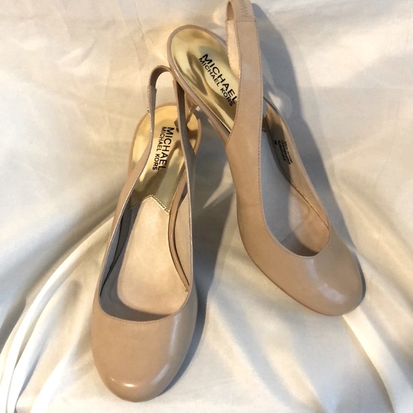 Michael Kors Nude Patent slingback kitten heels size 9